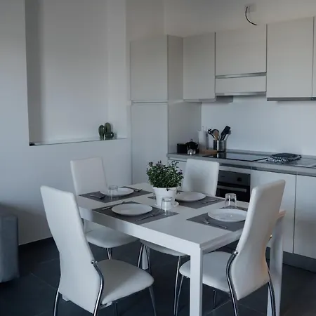 Apartment Domus - Lucrezio - *